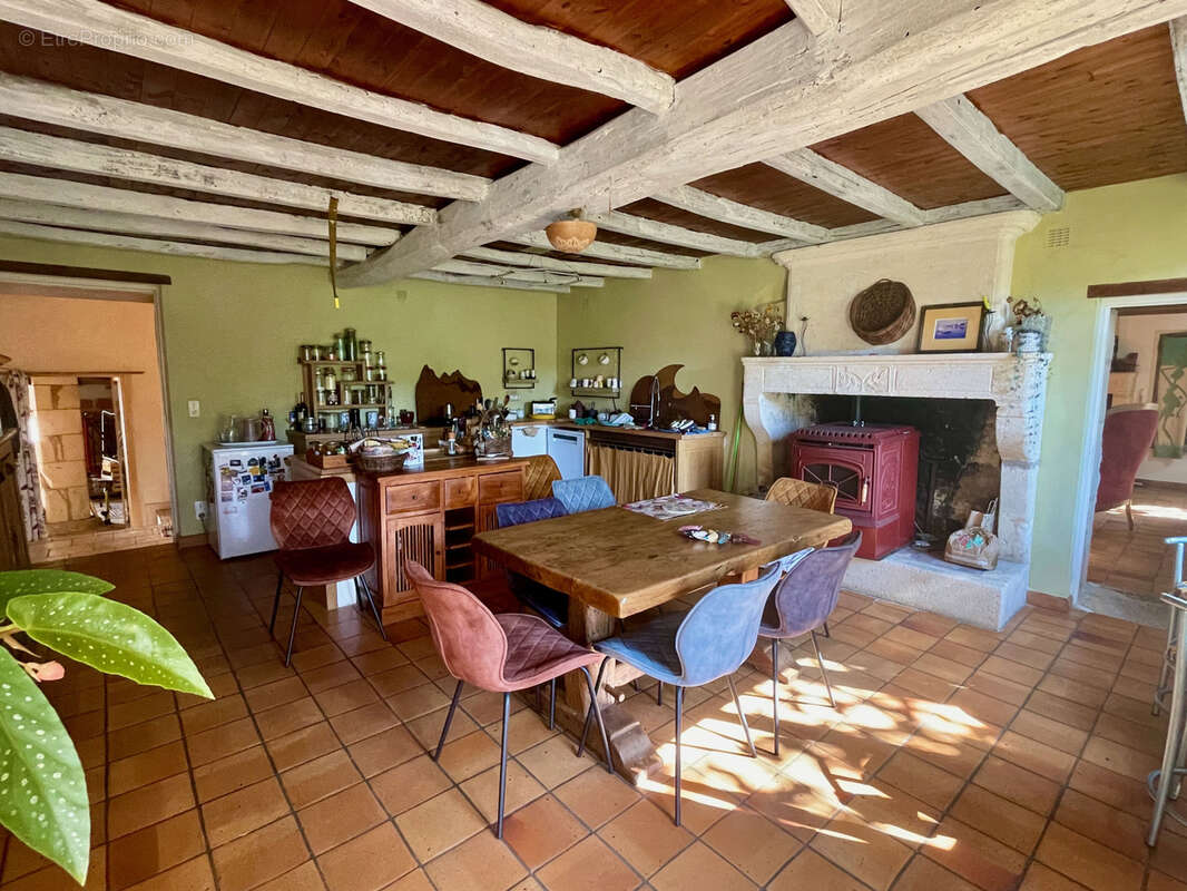 Charmante maison 4 chambres avec jardin et dépendances - photo 12