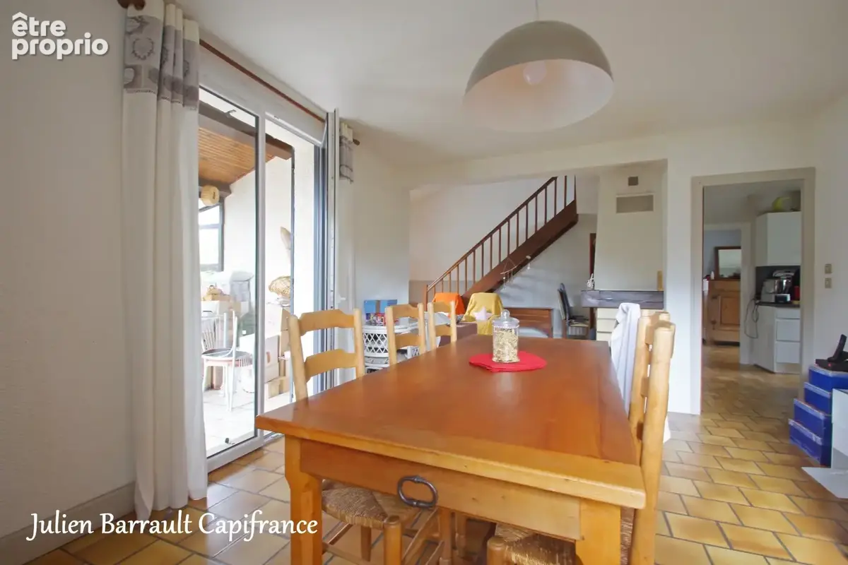 Maison familiale de 127,48 m² avec 5 chambres sur un terrain clos de 1133 m² - photo 4