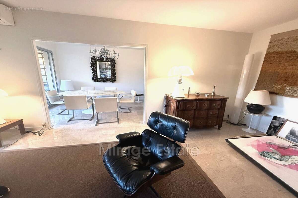 Appartement à ROQUEBRUNE-CAP-MARTIN