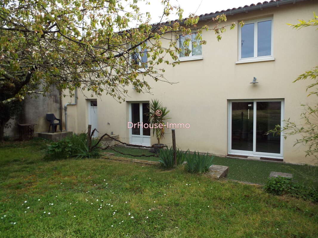 Maison 174 m² à Cognac  - photo 10