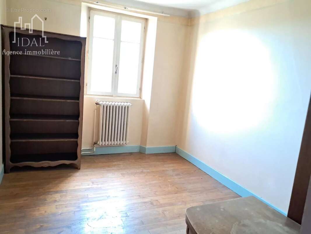 Maison à SAINT-PIERRE-DE-NOGARET