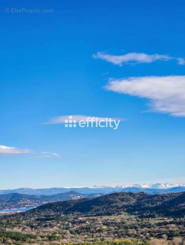 Appartement à LA CROIX-VALMER