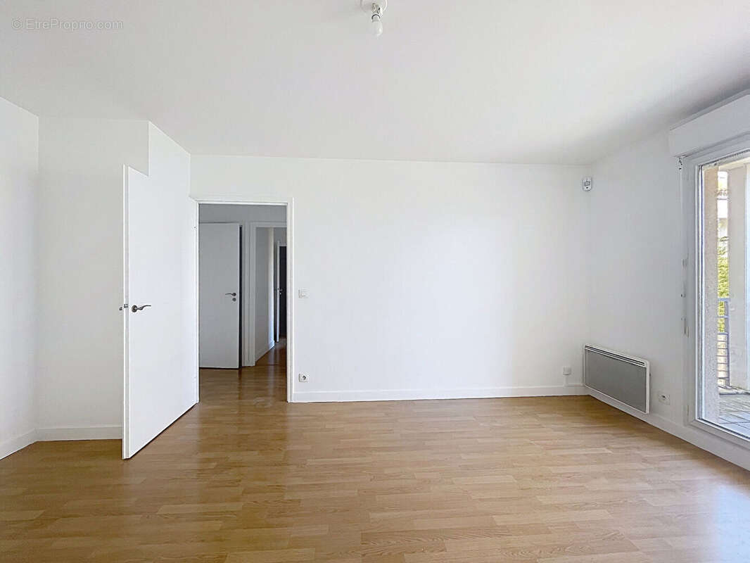 2 pieces secteur roissy proche t6 centre de chatillon - photo 3