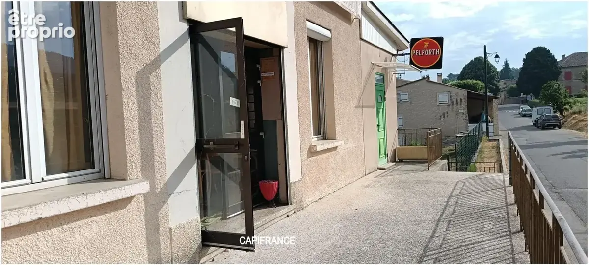 Vente de murs le chaffaut st jurson (04) ancien bar hôtel restaurant "chez ginette" avec garages, dependances, cours interieure - photo 10