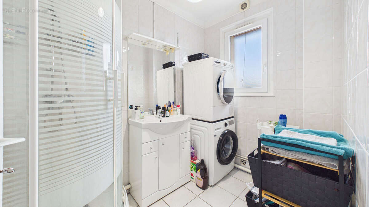 Appartement à ARS-SUR-MOSELLE