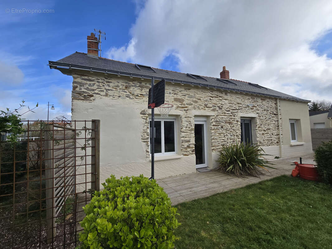 Maison à SAINT-MARS-DU-DESERT