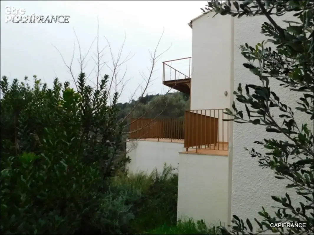 HYERES (83) Maison individuelle vue mer avec terrasse sur 5 000 m² de terrain/double garage - photo 27