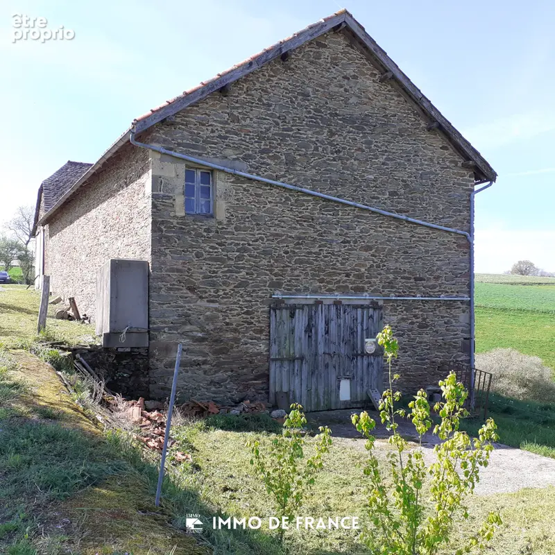15 km conques- beau corps de ferme -140 m2-1,6 ha - photo 6