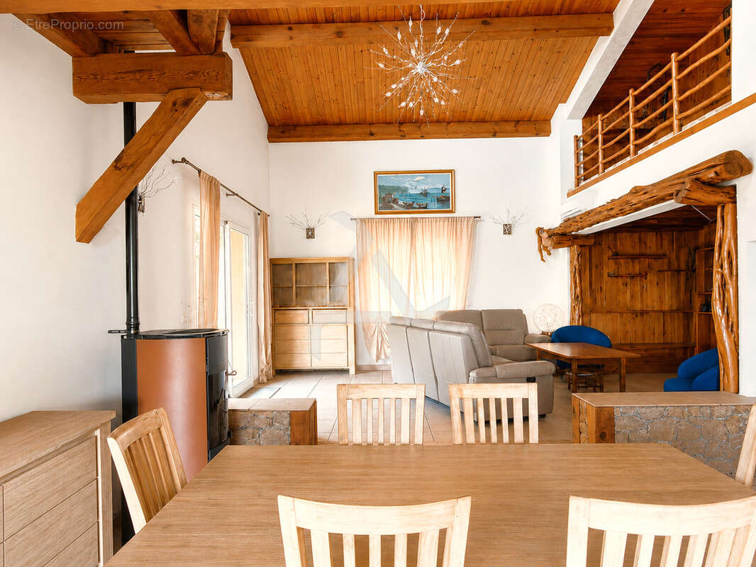 Appartement en duplex t5 de 152 m2 dans petite copropriété de charme à 20min de porto-vecchio - photo 10