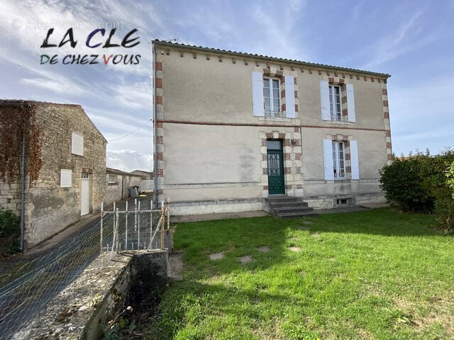 Maison à SAINT-PIERRE-LE-VIEUX