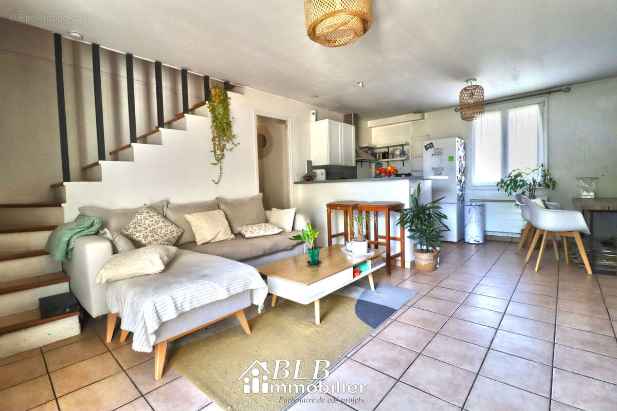 Maison à LE PERRAY-EN-YVELINES