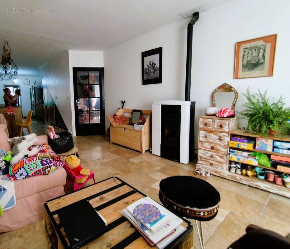 Maison à CASTELNAU-MONTRATIER