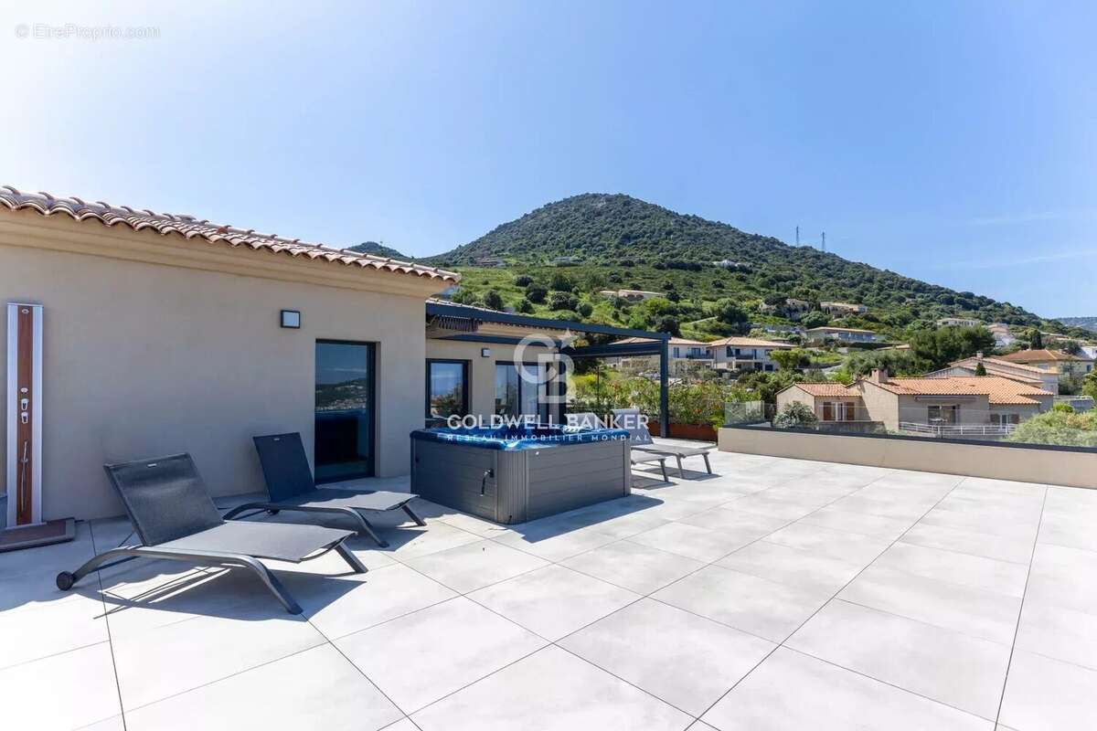 Appartement à L'ILE-ROUSSE