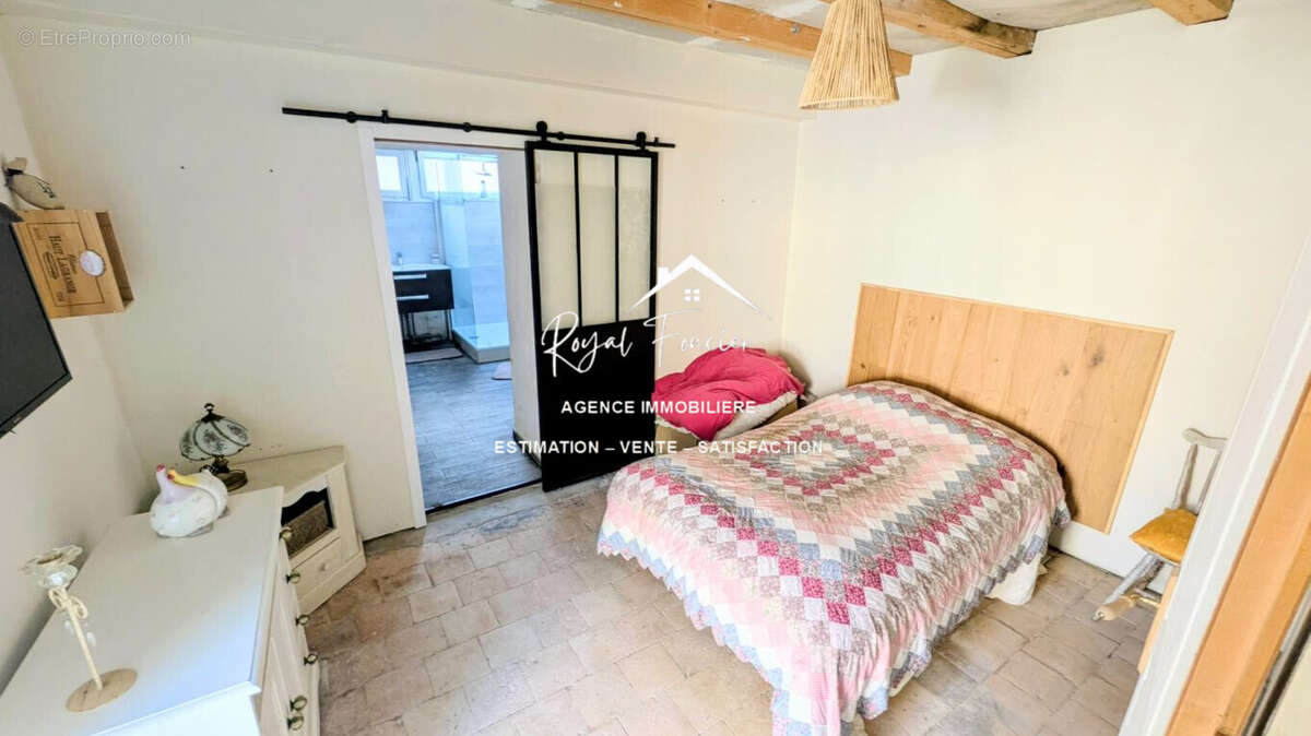 Chambre - Maison à YZEURES-SUR-CREUSE