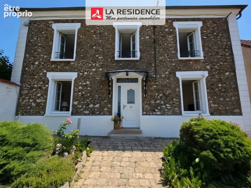 Maison à HOUDAN