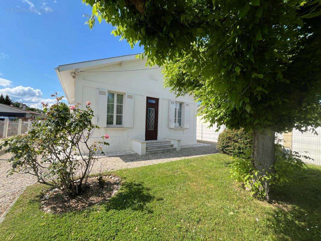 Maison à AMBARES-ET-LAGRAVE