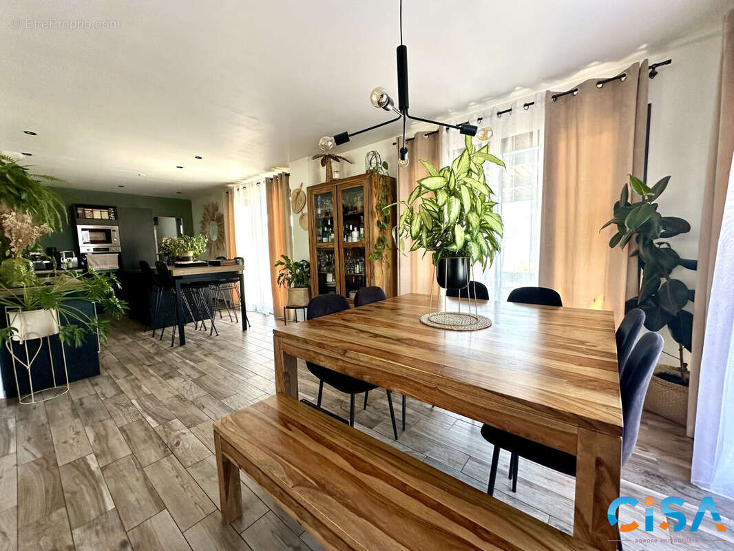 Maison 112 m² à Neuilly-En-Thelle  - photo 2