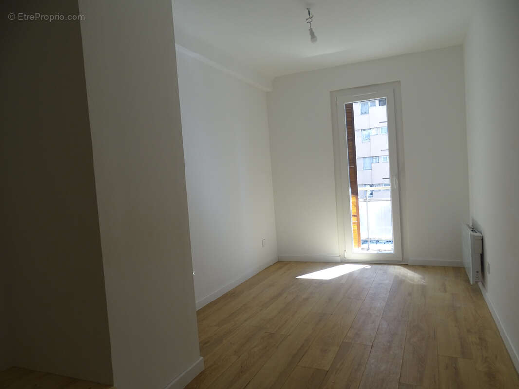 Appartement à MARSEILLE-4E
