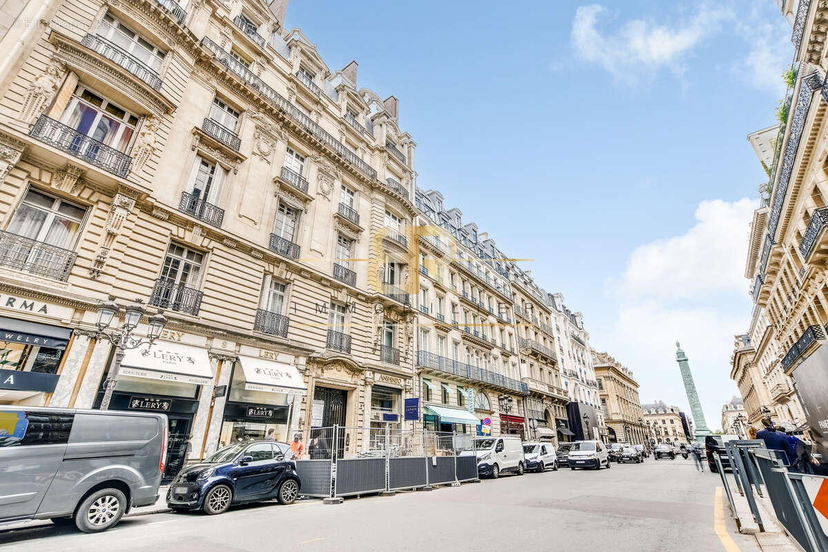 Coup de coeur / dernié étage / place vendome / calme - photo 9
