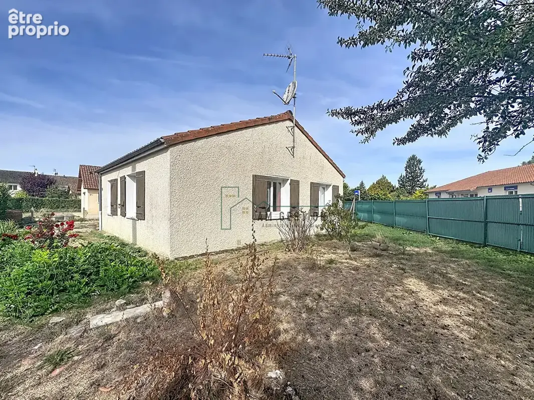 Maison de plain-pied avec jardin dans le centre de Bellac - photo 3