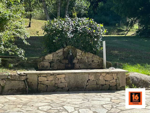 Maison à CELLES-SUR-DUROLLE