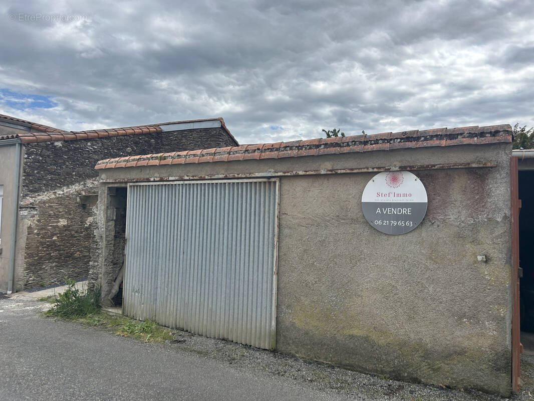 Parking à BARBECHAT