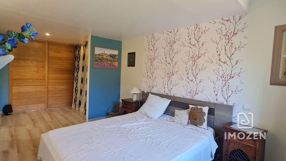 Appartement à LA ROQUEBRUSSANNE