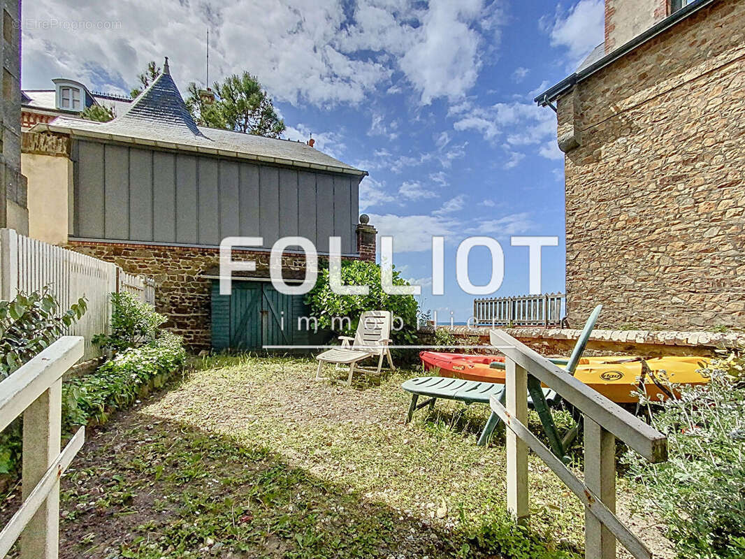 Maison à SAINT-PAIR-SUR-MER