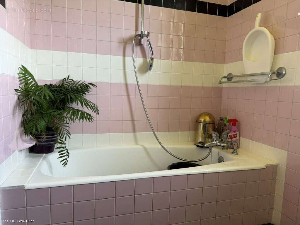 Maison à CHAMPAGNE-MOUTON