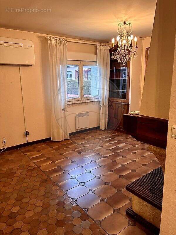 Maison à MONTREUX-VIEUX