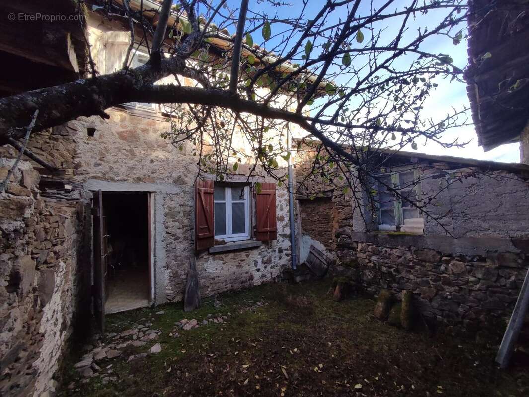Maison à ORADOUR-SUR-VAYRES