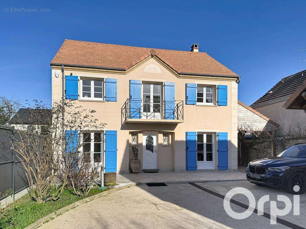 Maison à BALLAINVILLIERS