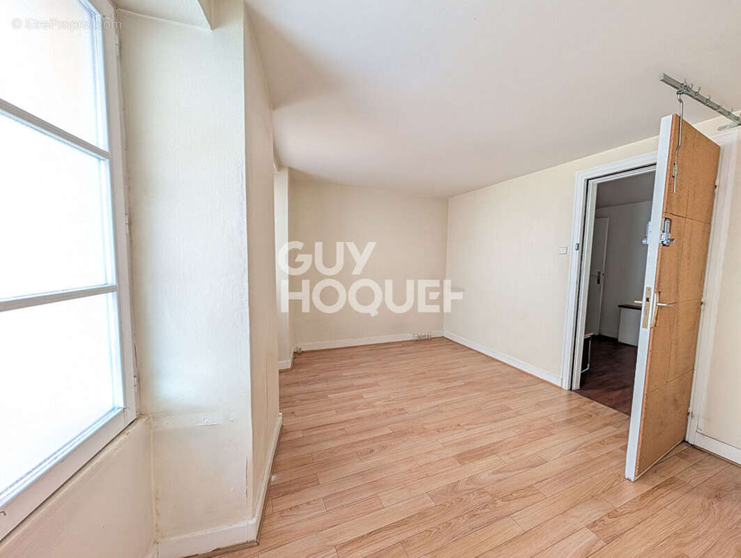 Commerce à LOUVECIENNES