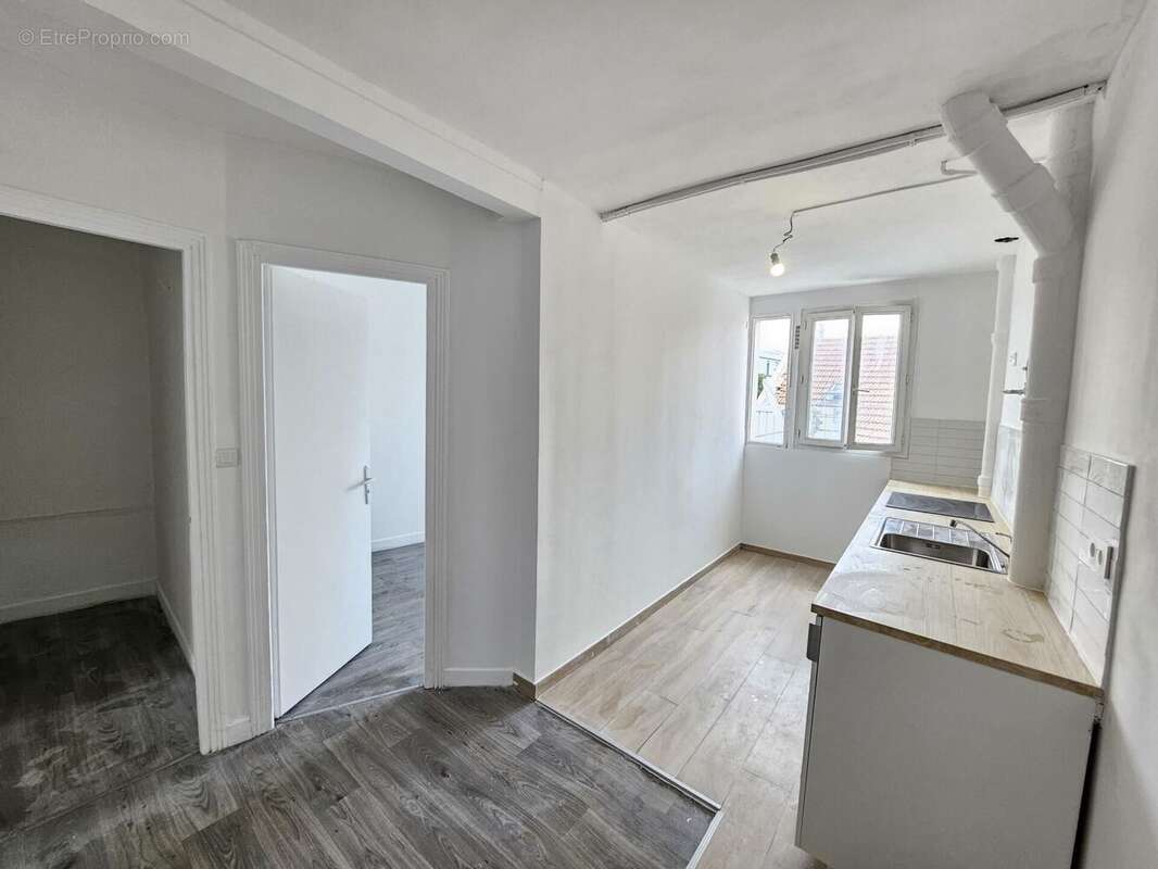 Photo 5 - Appartement à AUBERVILLIERS