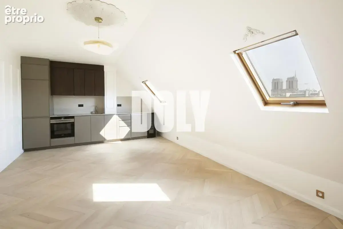 DOLY – STUDIO refait à neuf – 25 m² – Vue sur Notre-Dame , 75006 PARIS - photo 2