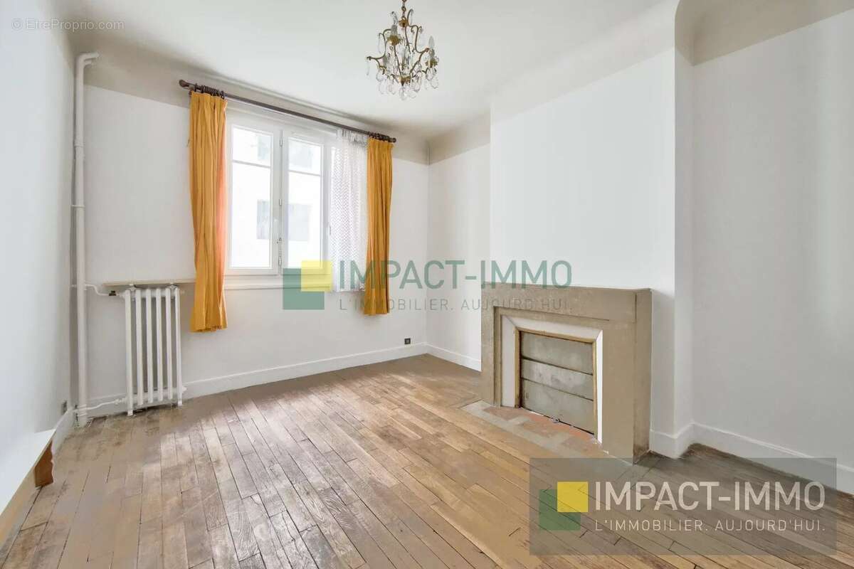 Appartement à COURBEVOIE