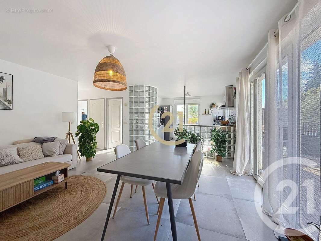 Maison à COURNONSEC