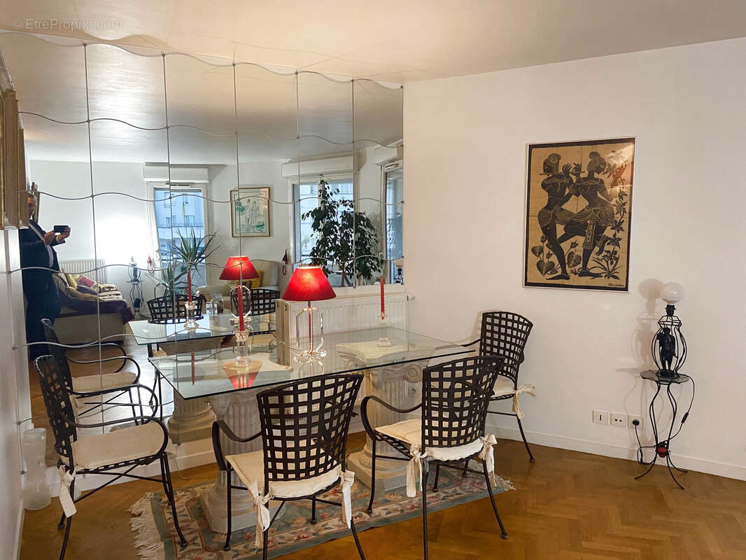 Appartement à COURBEVOIE