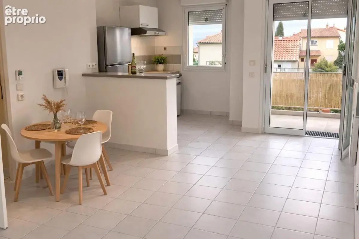 ROQUETTES : Pour investisseur: appartement loué Type 2 avec parking - photo 3
