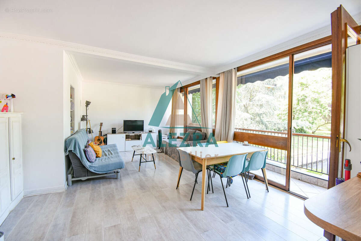 Appartement à LA CELLE-SAINT-CLOUD