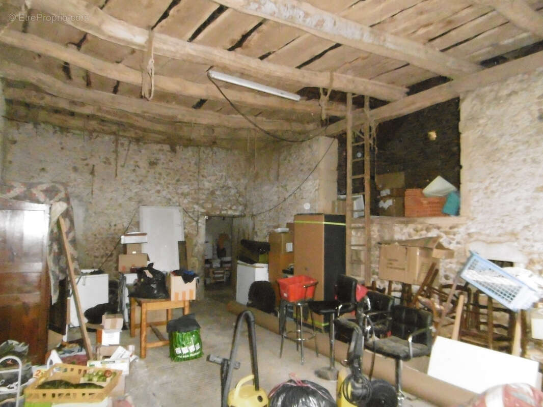 Maison à SAINT-CHRISTOPHE-EN-BRIONNAIS