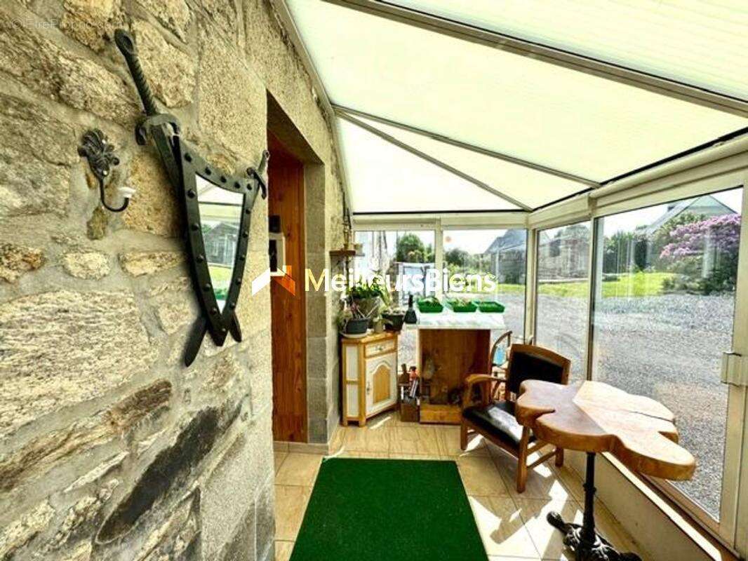 Maison en pierres + appartement/gîte + hangar + dépendances - photo 17