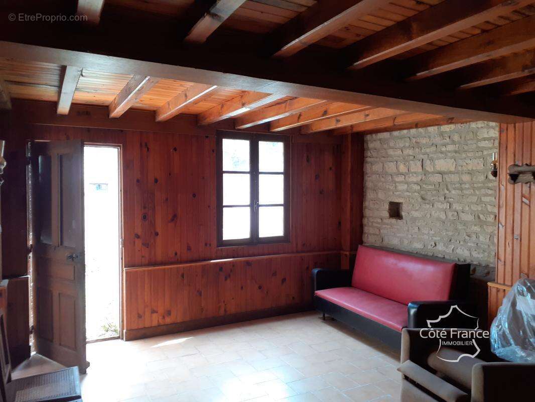 Maison 4 pièces avec dépendances dans village calme - photo 13