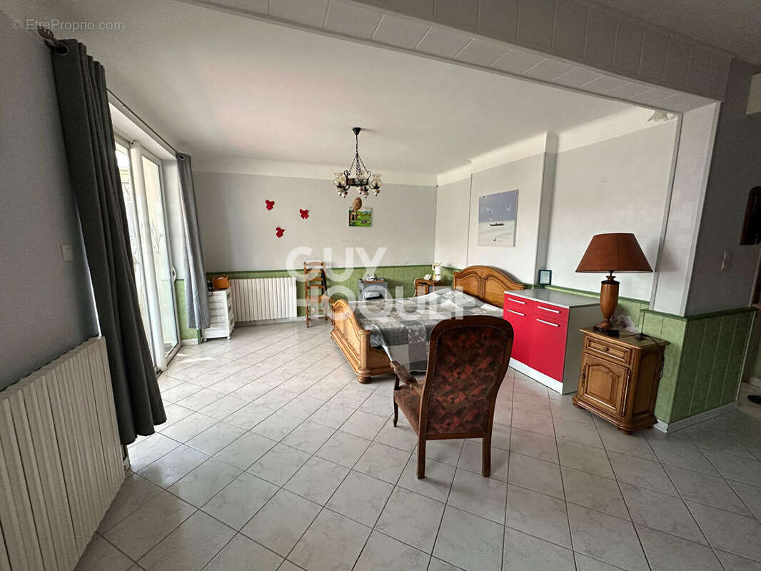 Maison 141 m² à Saint-Fromond  - photo 8