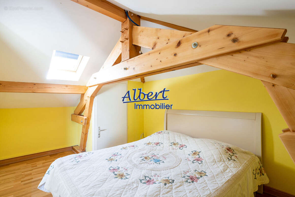 Maison à SAINT-BONNET-DE-MURE