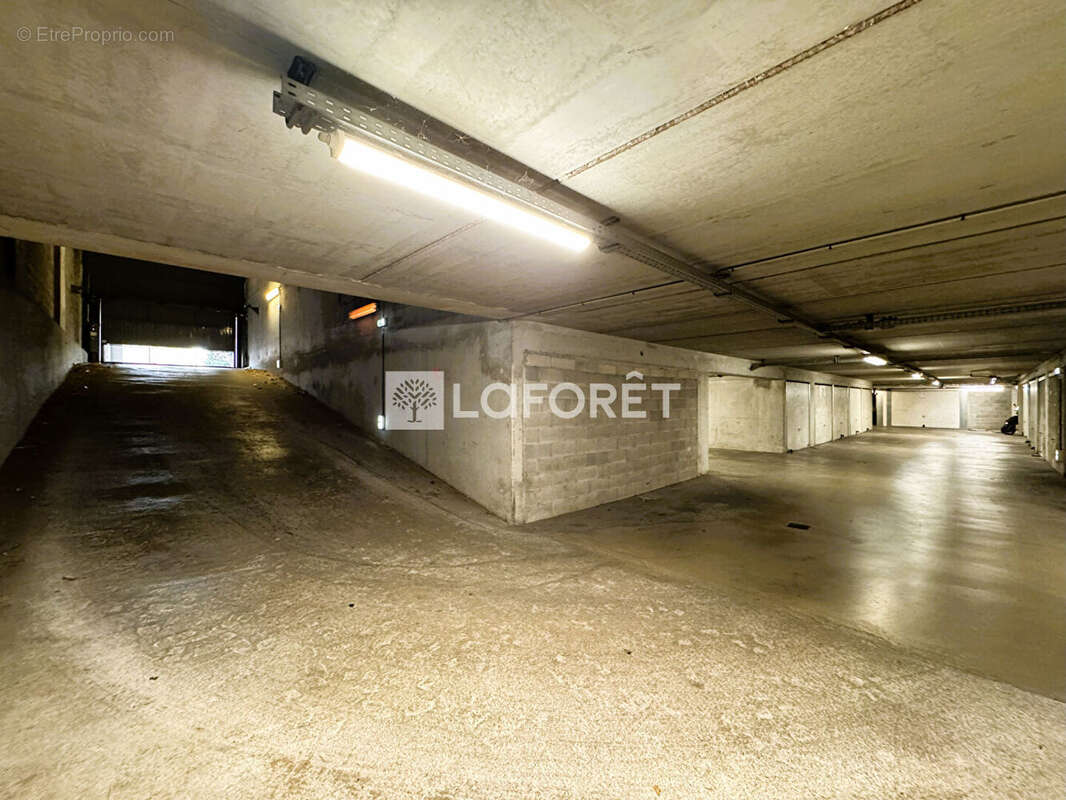 Parking à MARSEILLE-8E