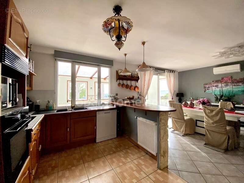 Maison à MONTEREAU-FAULT-YONNE