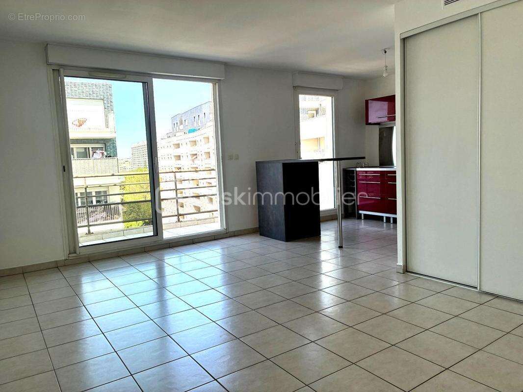 Appartement à MARSEILLE-8E