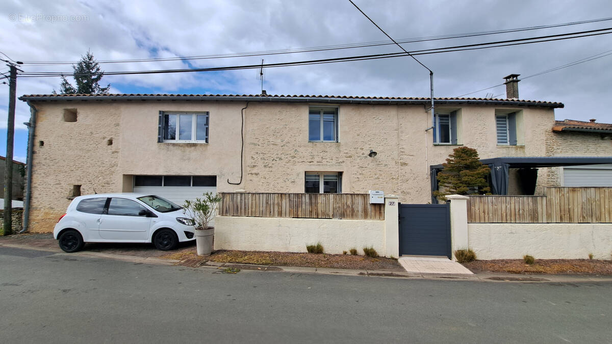 Maison à COURS
