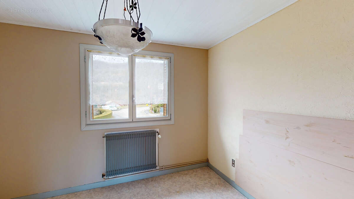 Maison à SAINT-LUPICIN